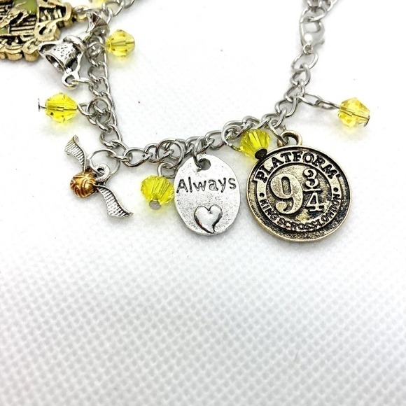 HUFFLEPUFF Harry Potter Charm Bracelet - Picture 6 of 9